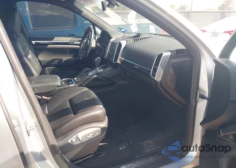 2017 Porsche Cayenne Platinum Edition из США, поврежденный, VIN WP1AA2A22HKA82454